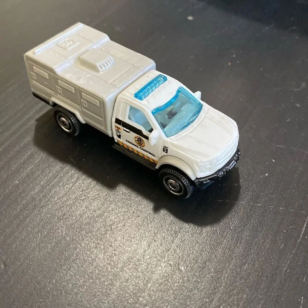 2018 MATCHBOX MBX SERVICE '10 FORD ANIMAL CONTROL TRUCK 19/20 White Diecast